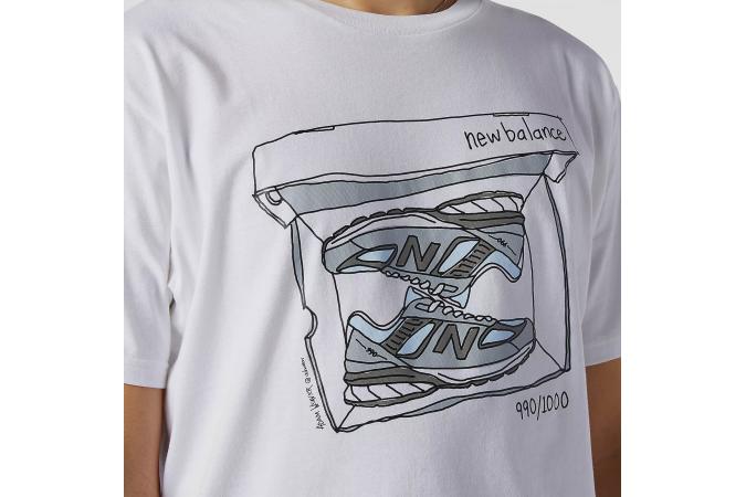 Camiseta New Balance Essentials Shoebox
